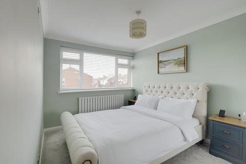 125 Conway Avenue, Great Wakering, Southend-on-sea, SS3 0BH
