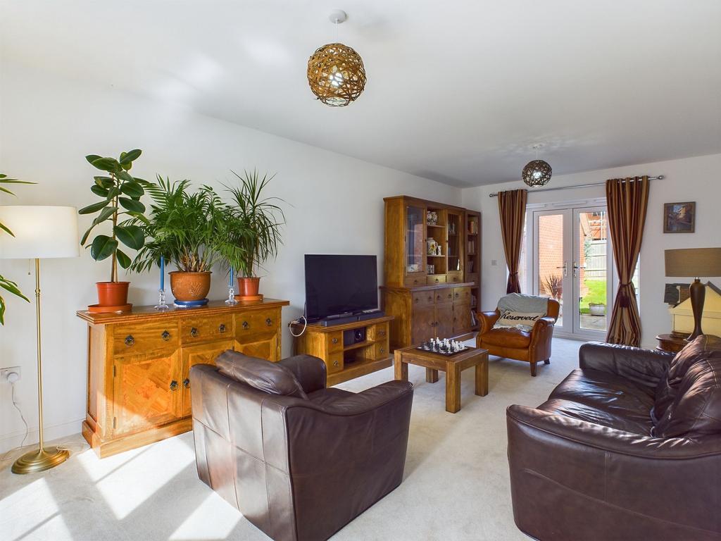 Cartmel Close, Towcester, NN12 4 bed detached house for sale £600,000