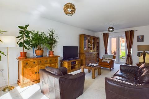 5 Cartmel Close, Towcester, NN12 6UA