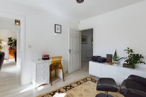 5 Cartmel Close, Towcester, NN12 6UA