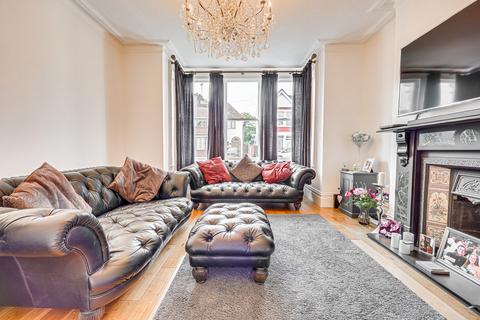 4 Cranley Road, Westcliff-on-sea, SS0 8AL