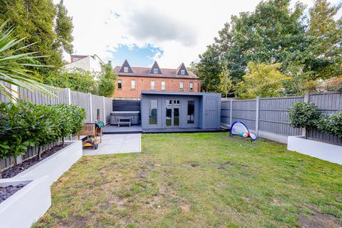 4 Cranley Road, Westcliff-on-sea, SS0 8AL