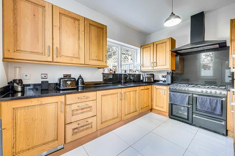4 Cranley Road, Westcliff-on-sea, SS0 8AL