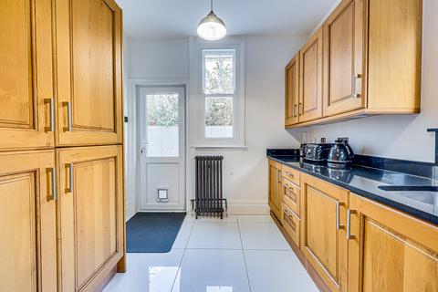 4 Cranley Road, Westcliff-on-sea, SS0 8AL