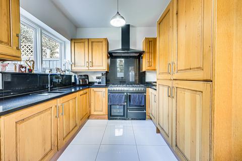 4 Cranley Road, Westcliff-on-sea, SS0 8AL