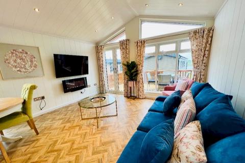 2 bedroom lodge for sale, Croft Farm Water Park, Bredon's Hardwick GL20