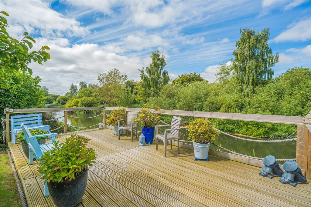 Communal Decked Area