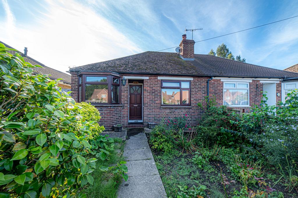 Sturry Road, Canterbury, CT1 3 bed semidetached bungalow for sale £