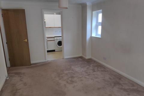 1 bedroom flat to rent, Elm Road, Redhill