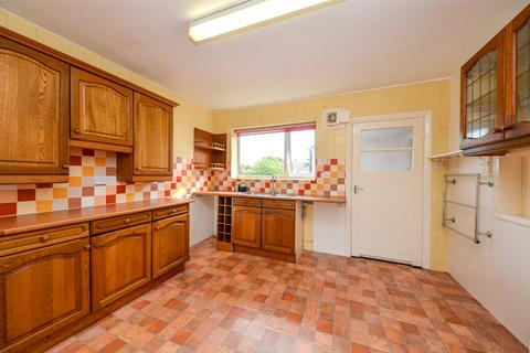 2 bedroom bungalow for sale, Gregory Avenue, Colwyn Bay, Conwy, LL29