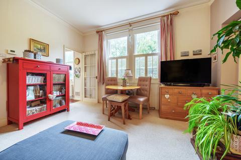 1 bedroom apartment for sale, Broomhall Road, Woking, Surrey, GU21