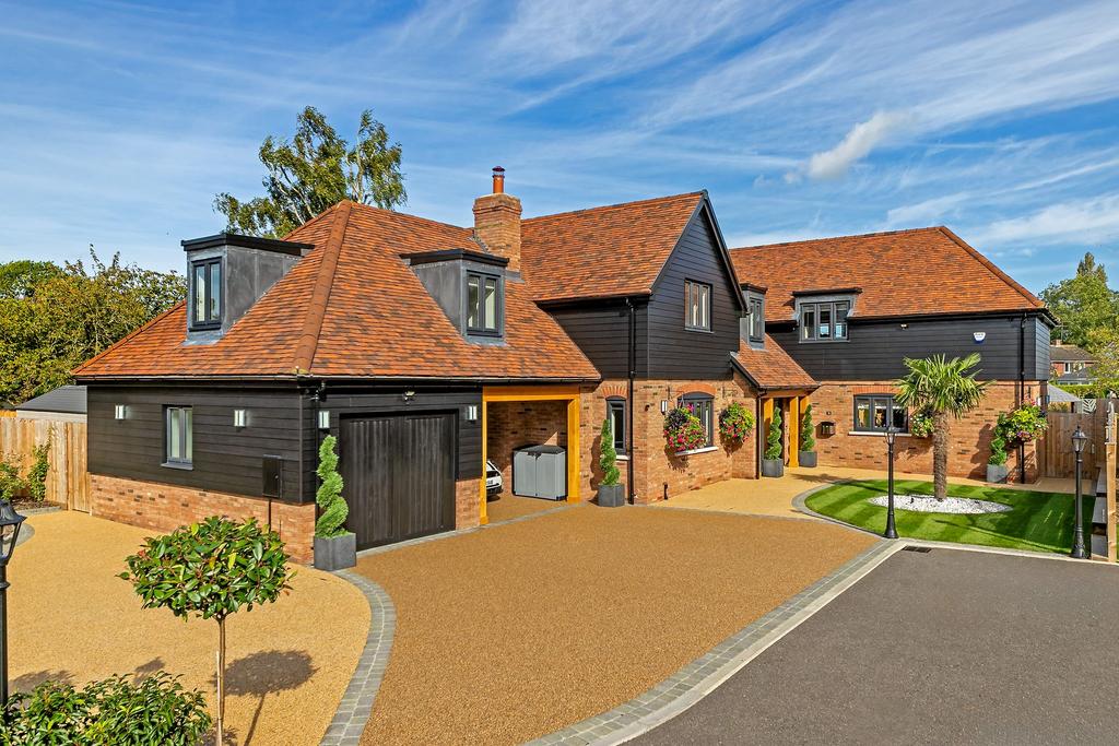 Wavendon, Milton Keynes MK17 4 bed detached house for sale £1,300,000
