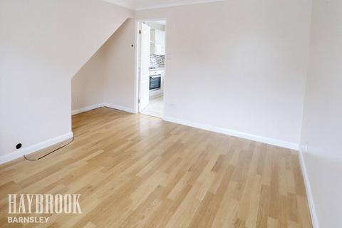 8 Far Lawns, Carlton, Barnsley, S71 3FL