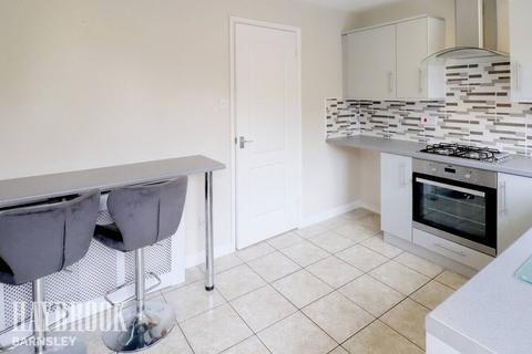 8 Far Lawns, Carlton, Barnsley, S71 3FL