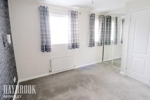 8 Far Lawns, Carlton, Barnsley, S71 3FL
