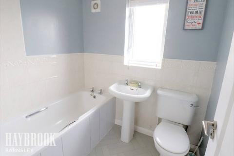 8 Far Lawns, Carlton, Barnsley, S71 3FL