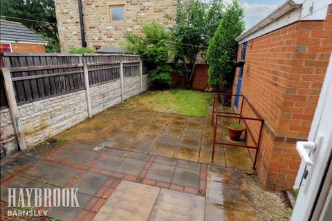 8 Far Lawns, Carlton, Barnsley, S71 3FL