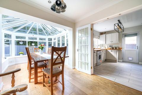 10 Stour Road, Oakley, Basingstoke, RG23 7AR