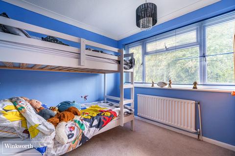 10 Stour Road, Oakley, Basingstoke, RG23 7AR