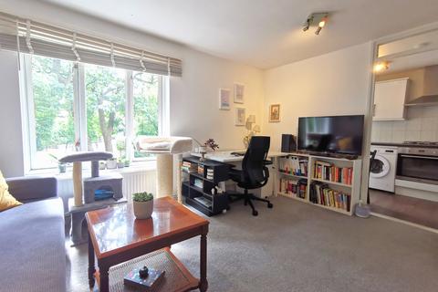 1 bedroom flat to rent, Blair Close, Islington N1