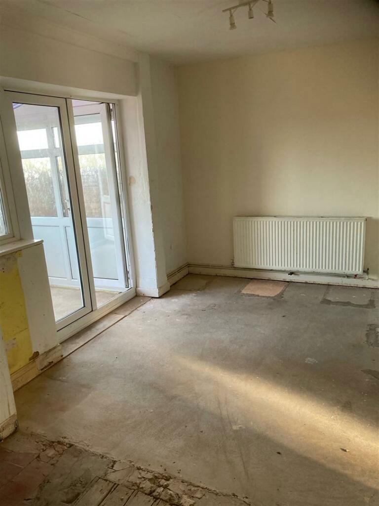 Crompton Road, Pleasley, Mansfield... 2 bed semidetached house for