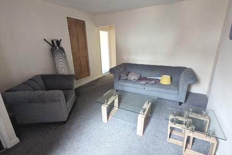 2 bedroom flat to rent, Cambridge Street, Grantham, NG31