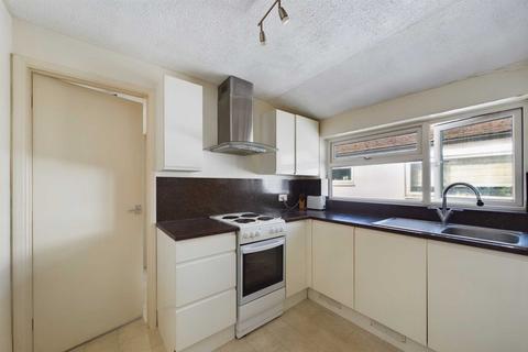 28b Glenview Gardens, Hemel Hempstead, HP1 1TF