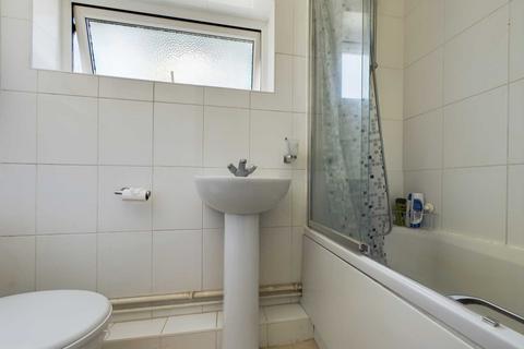 28b Glenview Gardens, Hemel Hempstead, HP1 1TF