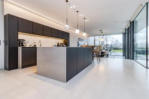 6 bedroom detached house for sale, Theobald Street, Radlett WD7