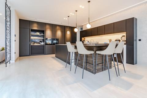 6 bedroom detached house for sale, Theobald Street, Radlett WD7
