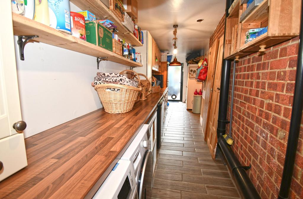 Laundry/Pantry
