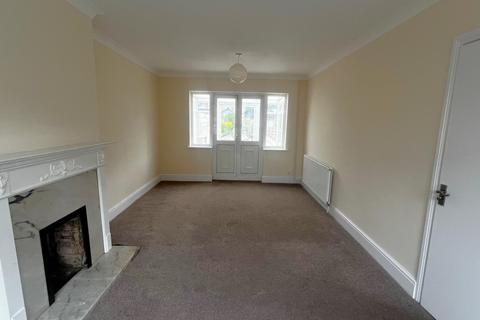 3 bedroom semi-detached house to rent, Heather Lane, West Drayton, Greater London, UB7