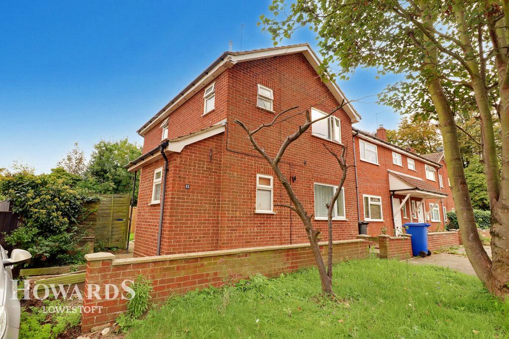 Oulton Street, Oulton Village 3 bed detached house for sale £220,000