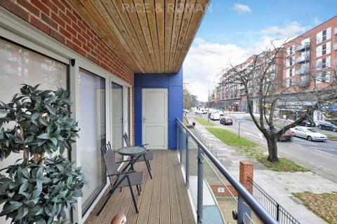 2 bedroom retirement property for sale - New Zealand Avenue, Walton On Thames KT12