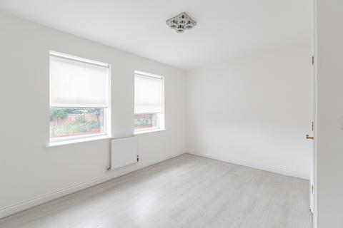 3 bedroom end of terrace house to rent, Diana Road, Chatham ME4