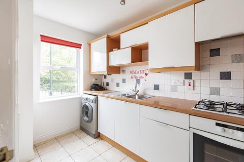 3 bedroom end of terrace house to rent, Diana Road, Chatham ME4
