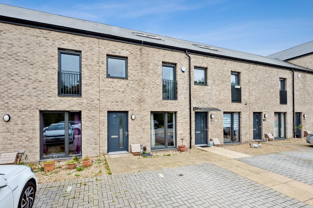 Broomview Path, Sighthill, Edinburgh, EH11 4FH 3 bed townhouse for sale £281,995