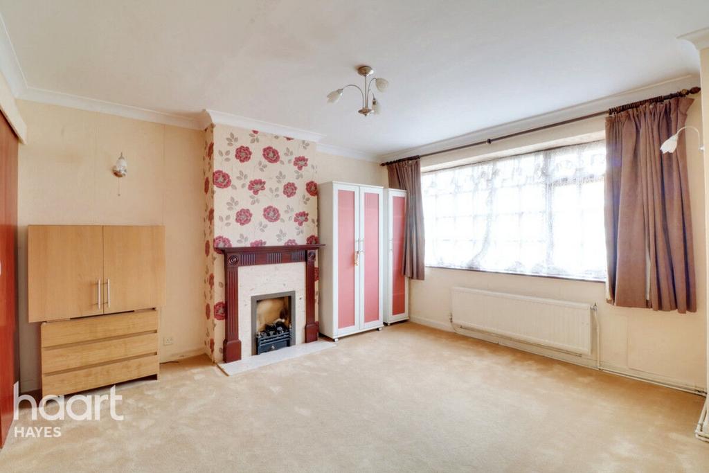 Moray Avenue, Hayes 3 bed semidetached house for sale £575,000