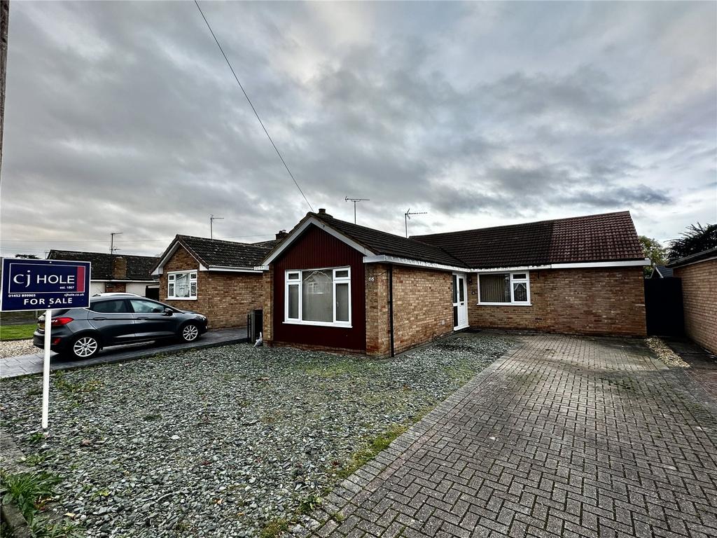 Sussex Gardens, Hucclecote, Gloucester, GL3 2 bed bungalow for sale £