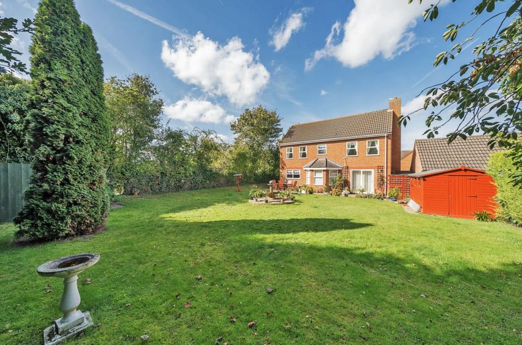 Lucas Court, Biddenham, Bedford 4 bed detached house for sale £695,000
