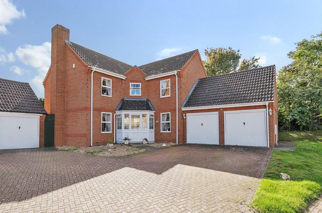 Lucas Court, Biddenham, Bedford 4 bed detached house for sale £695,000