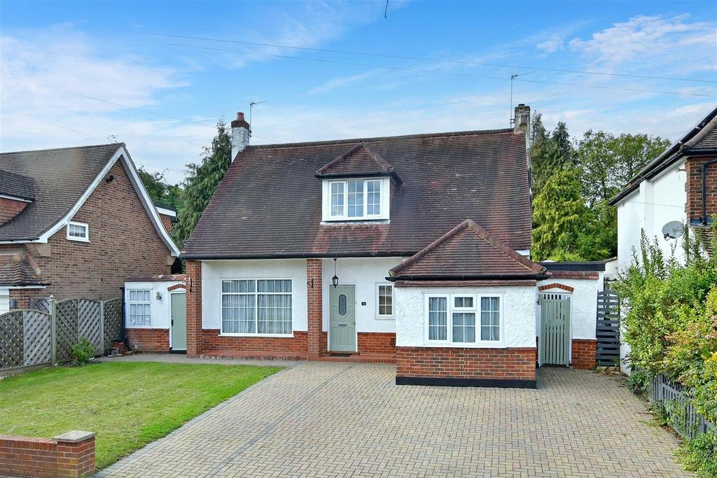 Reigate Road, Epsom, Surrey 5 bed detached house for sale £900,000