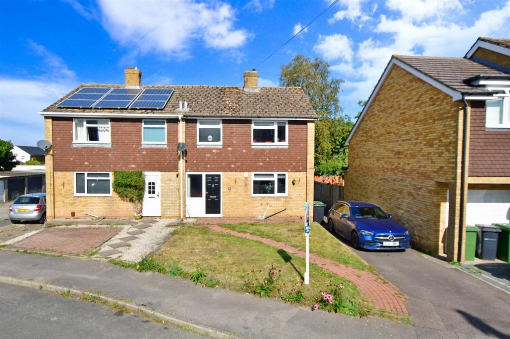 Northleigh Close, Maidstone, Kent 2 bed semidetached house for sale