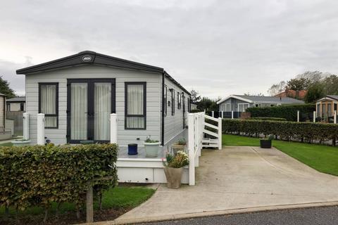 2 bedroom static caravan for sale, Burton Upon Stather North Lincolnshire