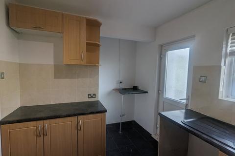 2 bedroom flat to rent, Dumbarton Road, Wyke Regis