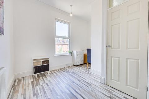 6 Cranley Road, Westcliff-on-sea, SS0 8AL
