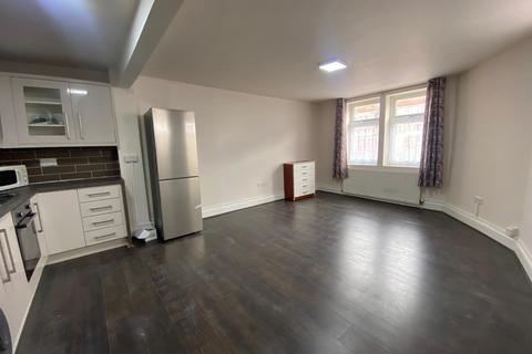 2 bedroom flat to rent, Leywick Street London E15 3DD