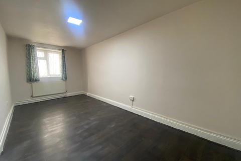 2 bedroom flat to rent, Leywick Street London E15 3DD