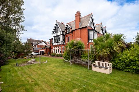 3 bedroom apartment for sale, Fairlawn Road, Lytham St. Annes, FY8