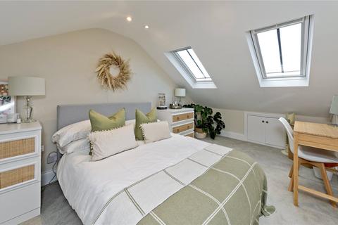 110 Kilravock Street, London, W10 4HZ